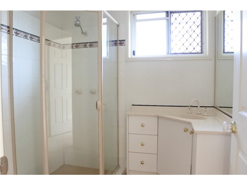 2/5 Dawson Street, Yeronga QLD 4104