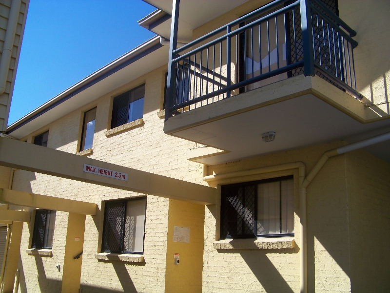 4/41 Robinson Street, Coorparoo QLD 4151