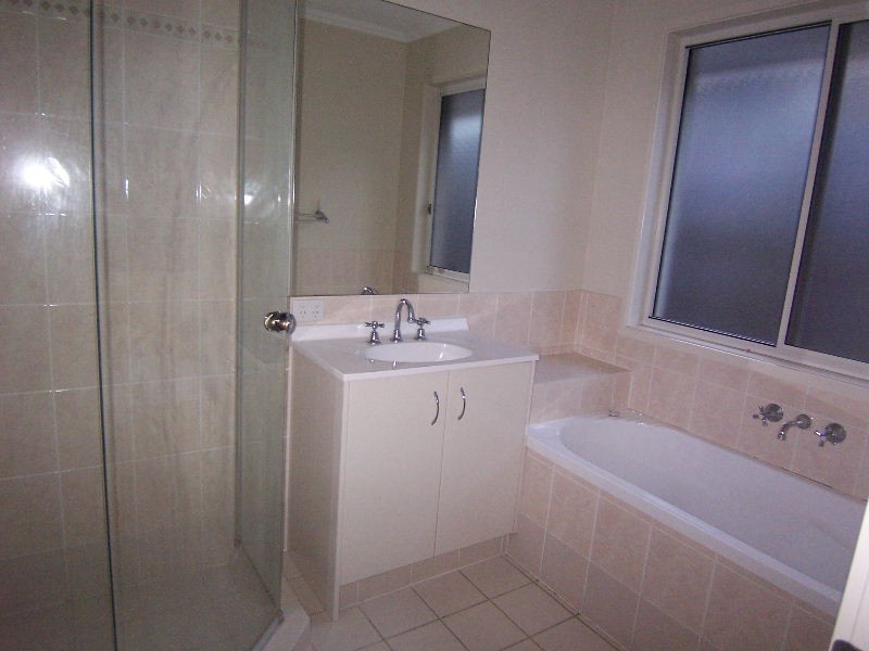 2 Merle Court, Birkdale QLD 4159