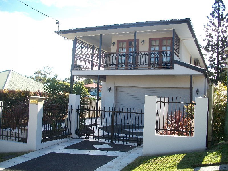 64 Greens Road, Coorparoo QLD 4151