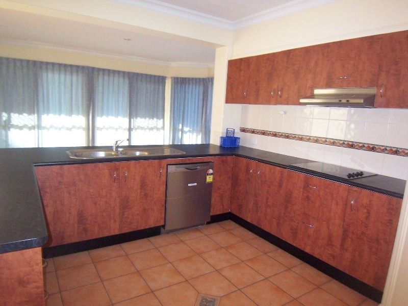 47 Kauri Street, Carindale QLD 4152