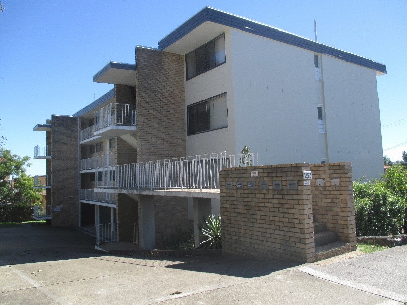 10/223 Cavendish Road, Coorparoo QLD 4151