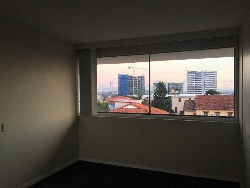 10/223 Cavendish Road, Coorparoo QLD 4151