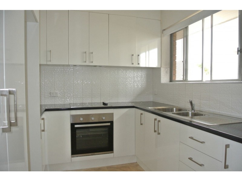 2/338 Cavendish Road, Coorparoo QLD 4151