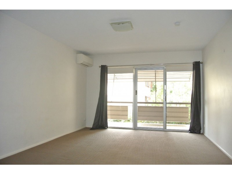 2/338 Cavendish Road, Coorparoo QLD 4151