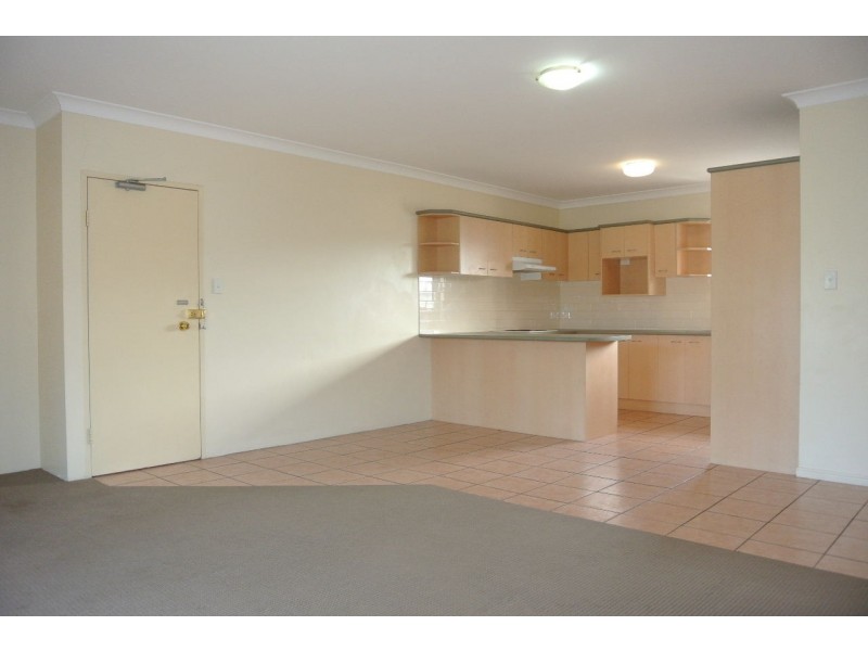 4/41 Robinson Street, Coorparoo QLD 4151