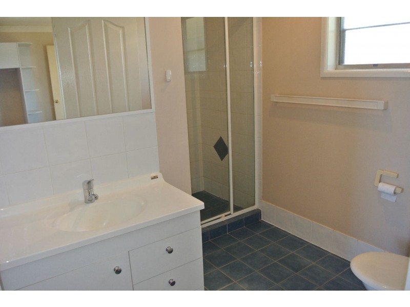 4/12 Robbies Avenue, Carina QLD 4152