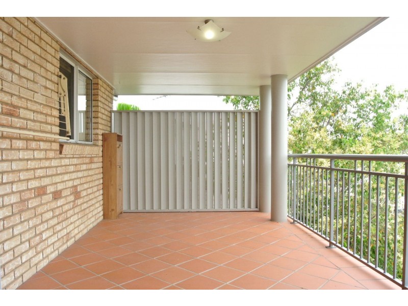 8/16 Nicklin Street, Coorparoo QLD 4151