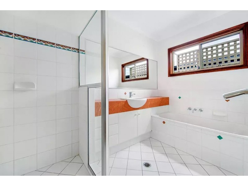 56 Akala Street, Camp Hill QLD 4152