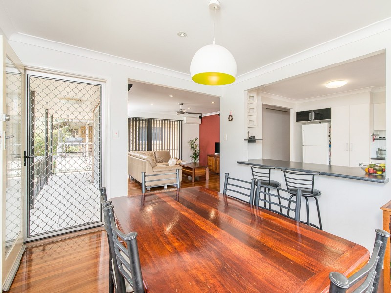 10 Leeton Street, Carina QLD 4152