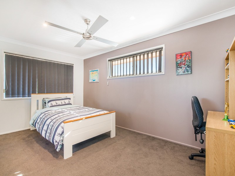 10 Leeton Street, Carina QLD 4152