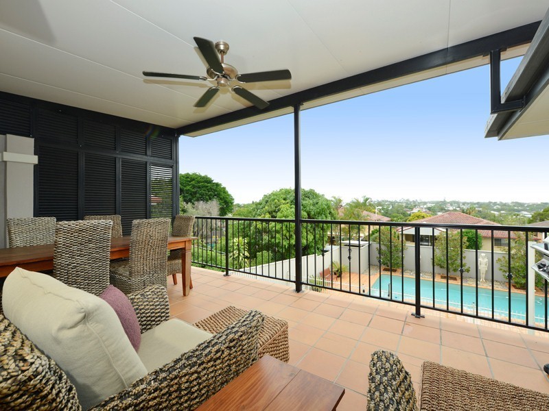 29 Pavo Street, Camp Hill QLD 4152