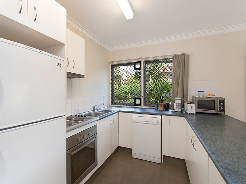 2/845 Logan Road, Holland Park West QLD 4121