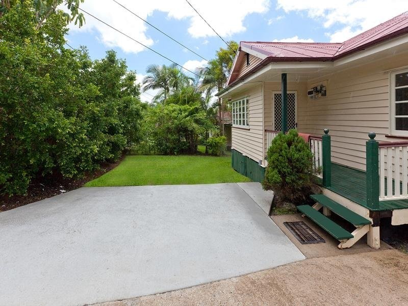 8 Summerville Street, Carina Heights QLD 4152