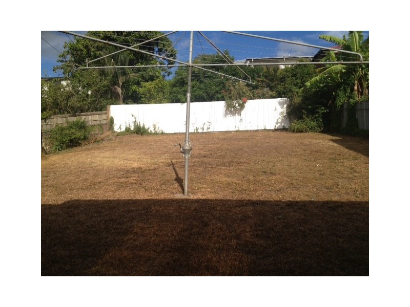 25 The Promenade, Camp Hill QLD 4152