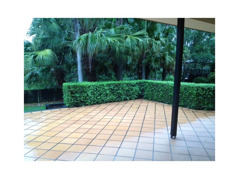 32 Amersham Crescent, Carindale QLD 4152