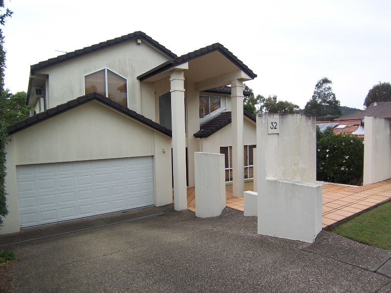 32 Amersham Crescent, Carindale QLD 4152