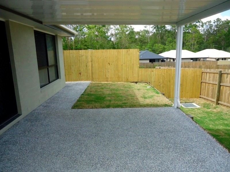 27 Ravensbourne Circuit, Waterford QLD 4133