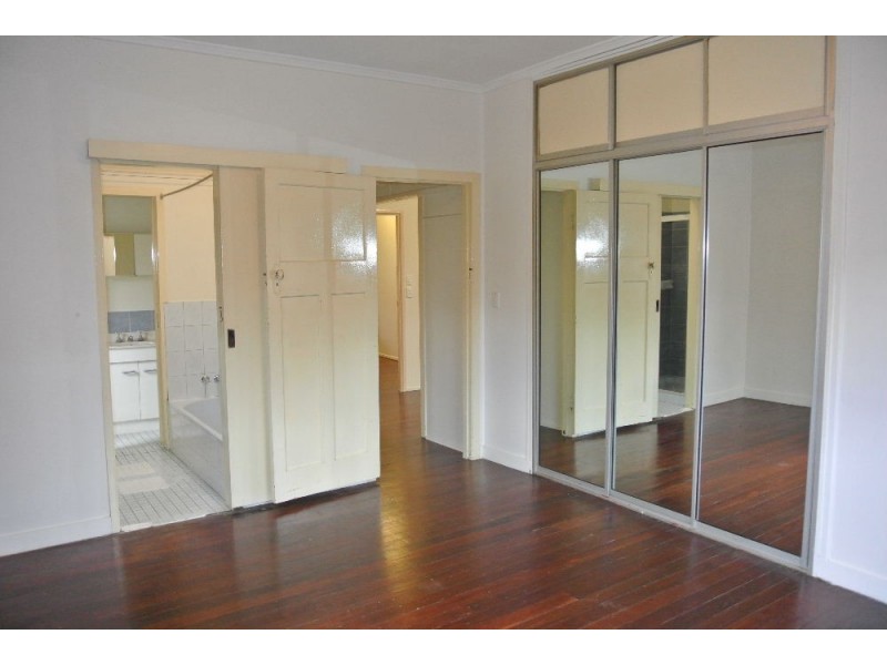 7 Dickenson Street, Carina QLD 4152