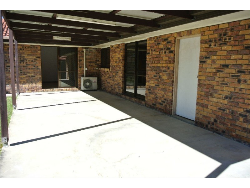 384 Winstanley St, Carindale QLD 4152