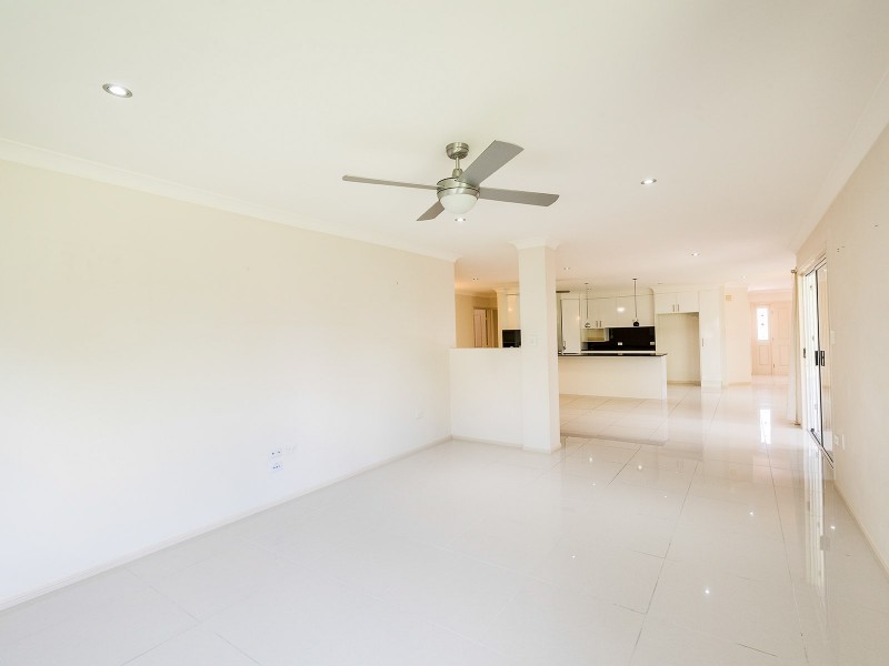 59 Oakley Street, Carindale QLD 4152