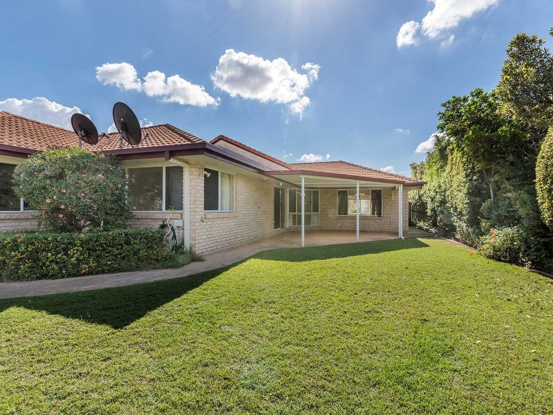 59 Oakley Street, Carindale QLD 4152