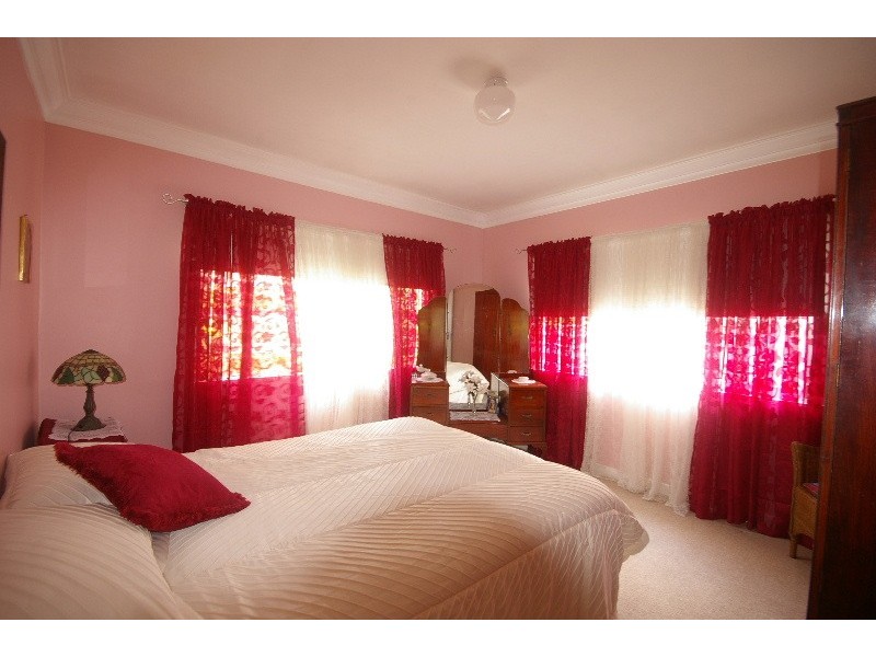 230 Chatsworth Road, Coorparoo QLD 4151