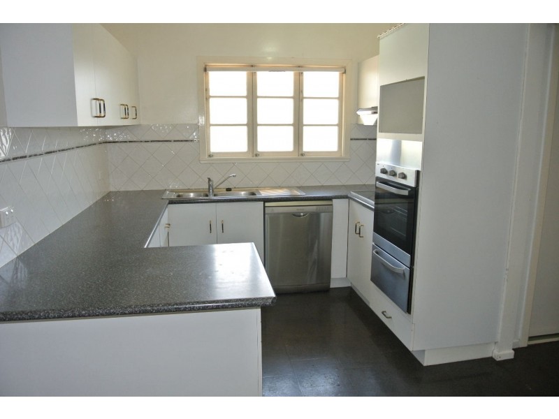 52 Arrol Street, Camp Hill QLD 4152