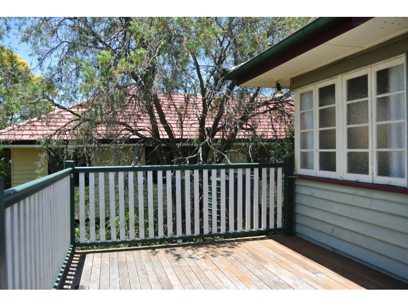 52 Arrol Street, Camp Hill QLD 4152