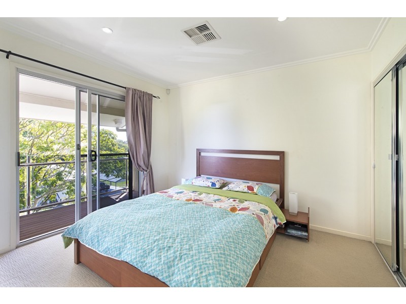 37 Barnes Avenue, Coorparoo QLD 4151