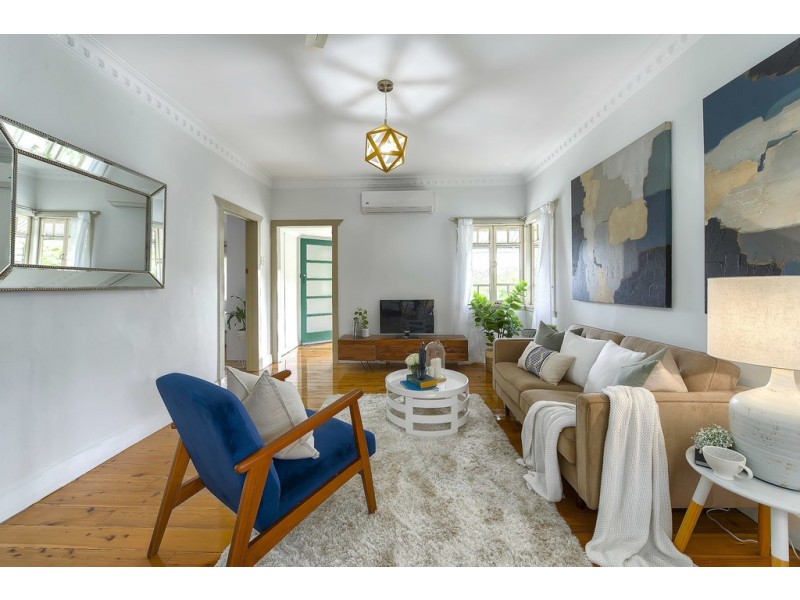 35 The Promenade, Camp Hill QLD 4152