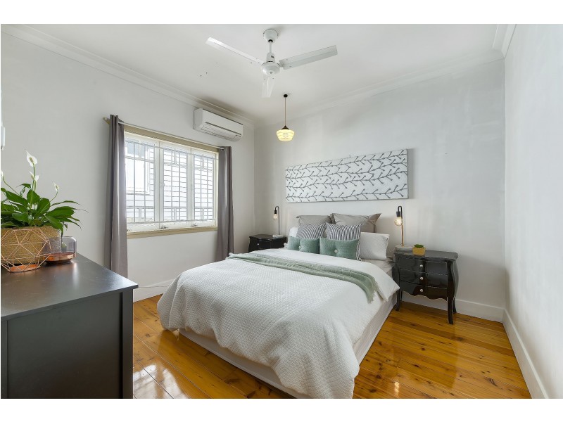 35 The Promenade, Camp Hill QLD 4152