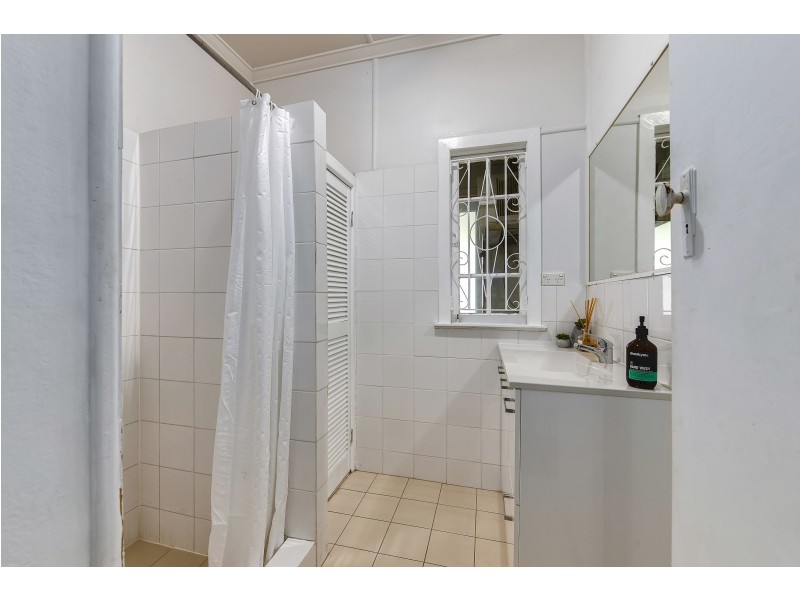 35 The Promenade, Camp Hill QLD 4152