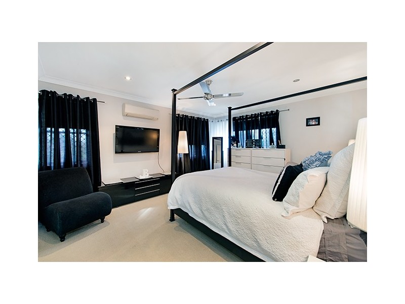 21 Araluen Street, Carindale QLD 4152