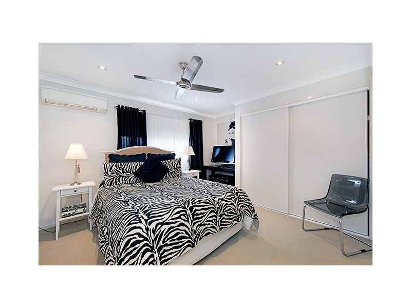 21 Araluen Street, Carindale QLD 4152