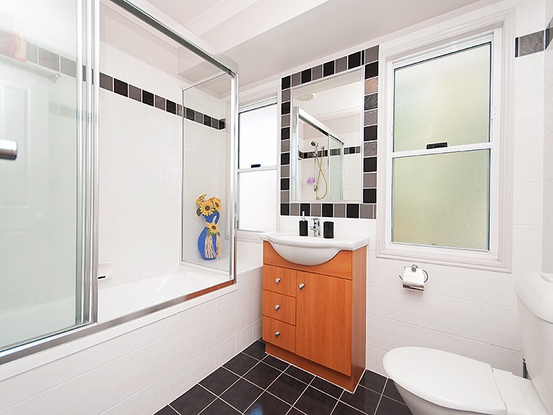 2/80 Derby Street, Coorparoo QLD 4151