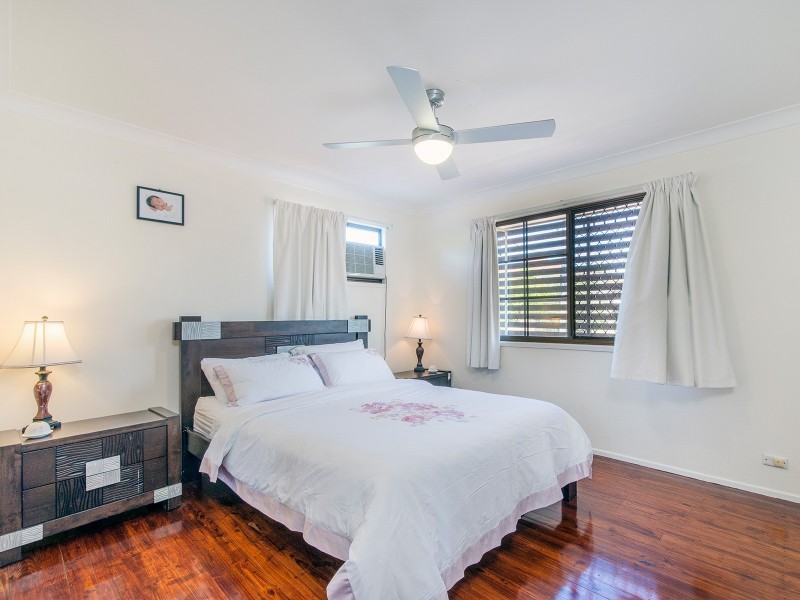 42 Long Street, Camp Hill QLD 4152