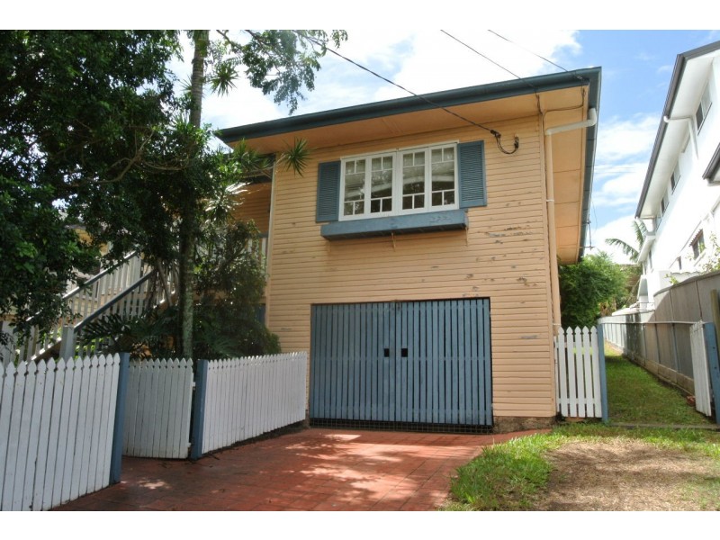 25 The Promenade, Camp Hill QLD 4152