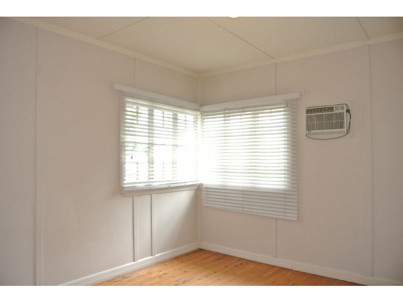 25 The Promenade, Camp Hill QLD 4152