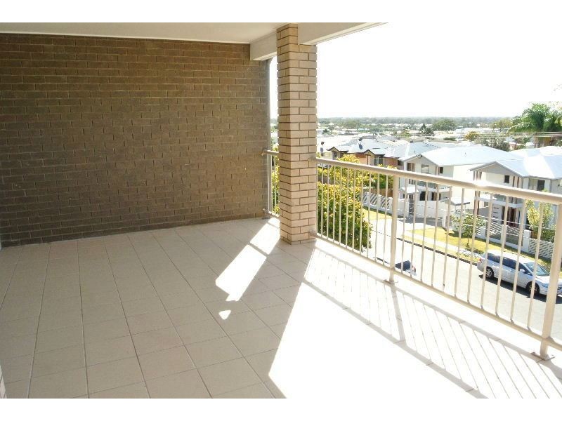 8/24 Dickenson Street, Carina QLD 4152