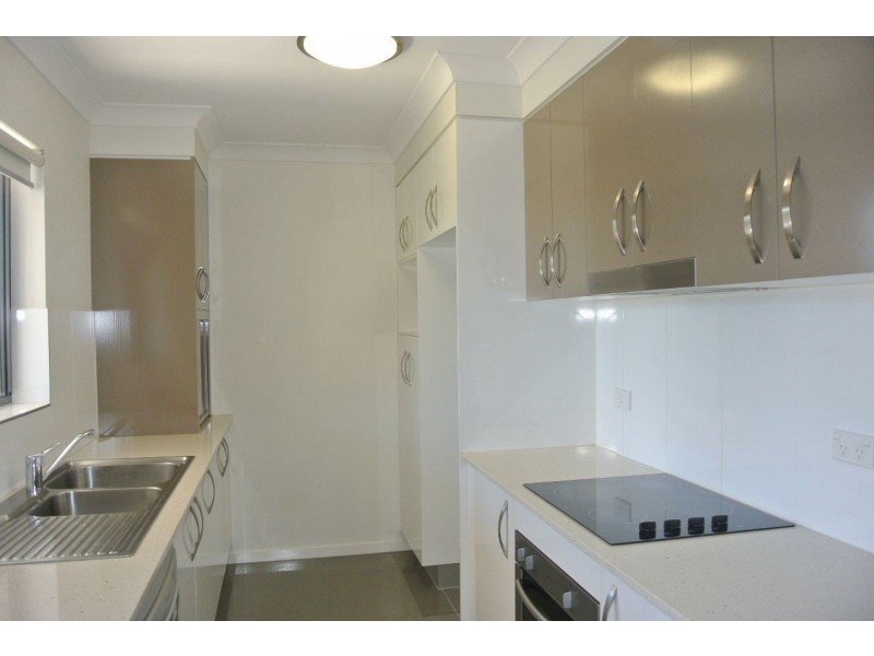 8/24 Dickenson Street, Carina QLD 4152