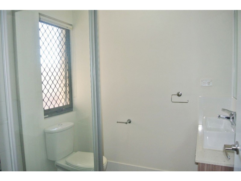 8/24 Dickenson Street, Carina QLD 4152