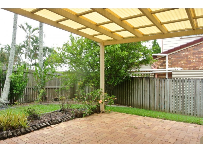 143 Cadogan Street, Carindale QLD 4152