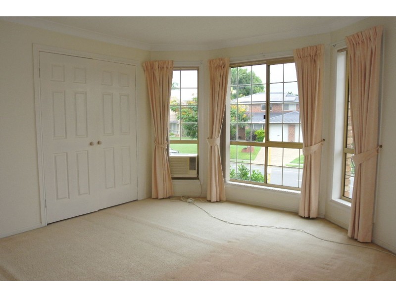 143 Cadogan Street, Carindale QLD 4152