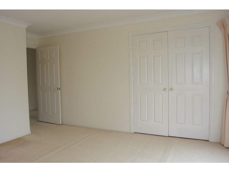 143 Cadogan Street, Carindale QLD 4152