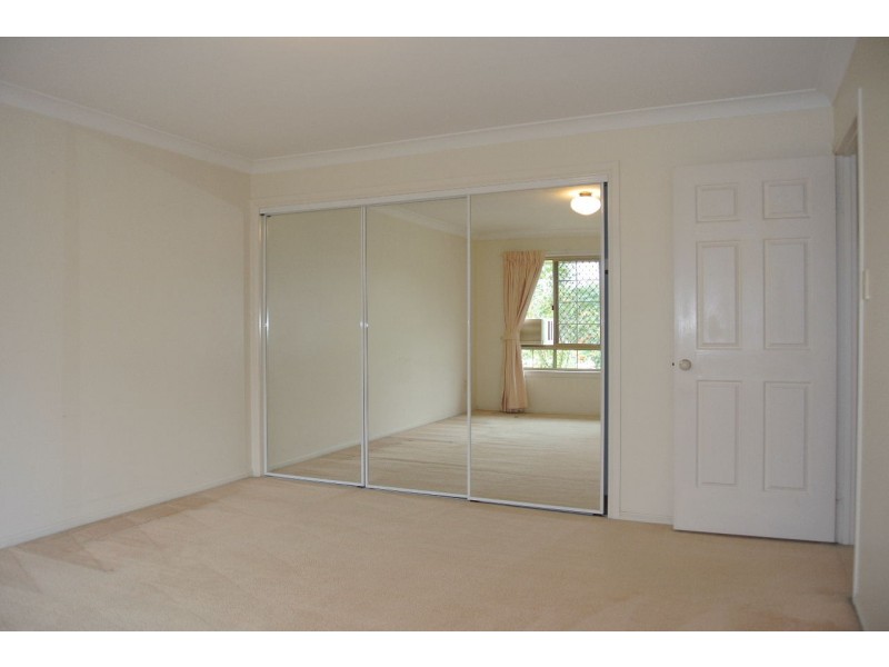 143 Cadogan Street, Carindale QLD 4152