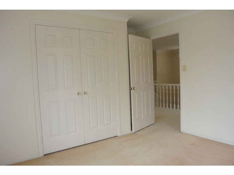 143 Cadogan Street, Carindale QLD 4152