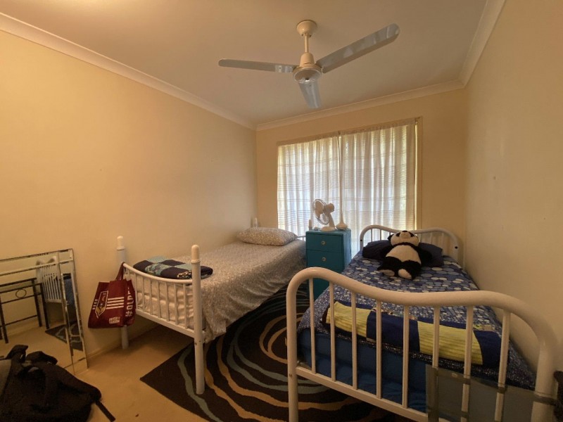 9 Westaway Place, Wynnum West QLD 4178