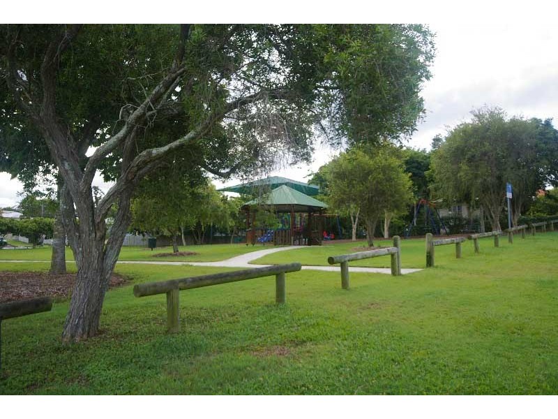 37 Long Street, Camp Hill QLD 4152