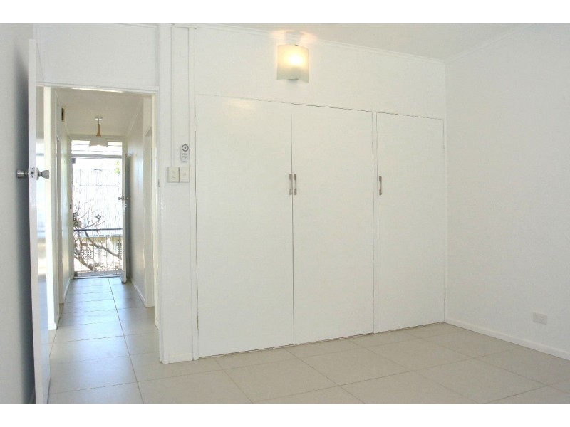 6/207 Cavendish Road, Coorparoo QLD 4151